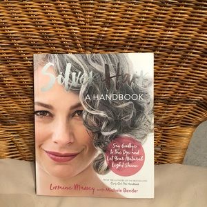 NWOT Lorraine Massey silver hair handbook